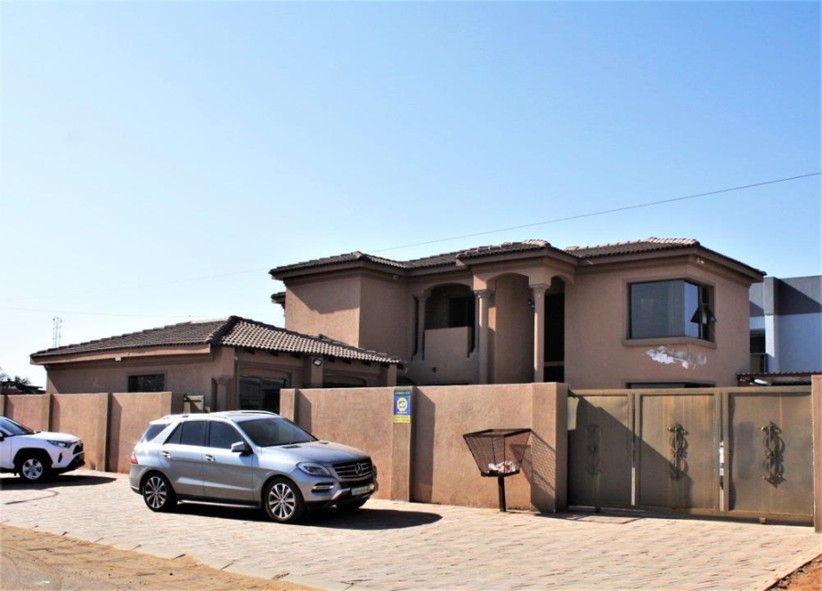 4 Bedroom Property for Sale in Minerva Gardens Northern Cape